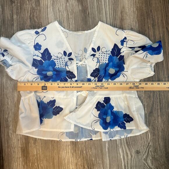 Sunday Up White and Blue Floral Tie‎ Blouse Puff Sleeves Crop Top Women’s Large - Picture 5 of 8